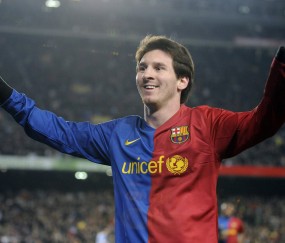 开云体育直播-从深圳到费城，当爱德华兹的纪录之夜跨越篮球世界的两极