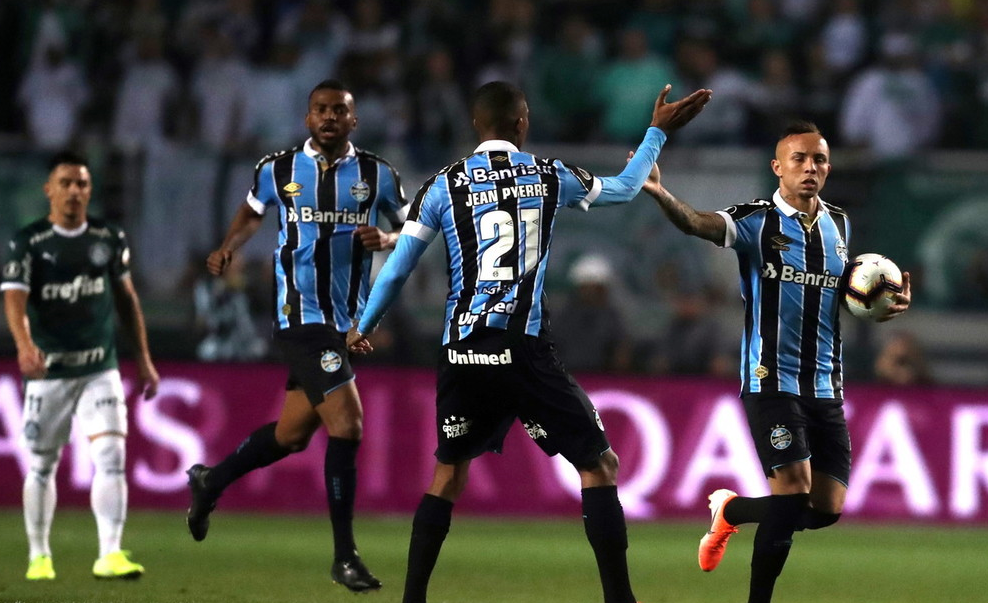 格雷米奥主场失利，积分排名小幅下滑