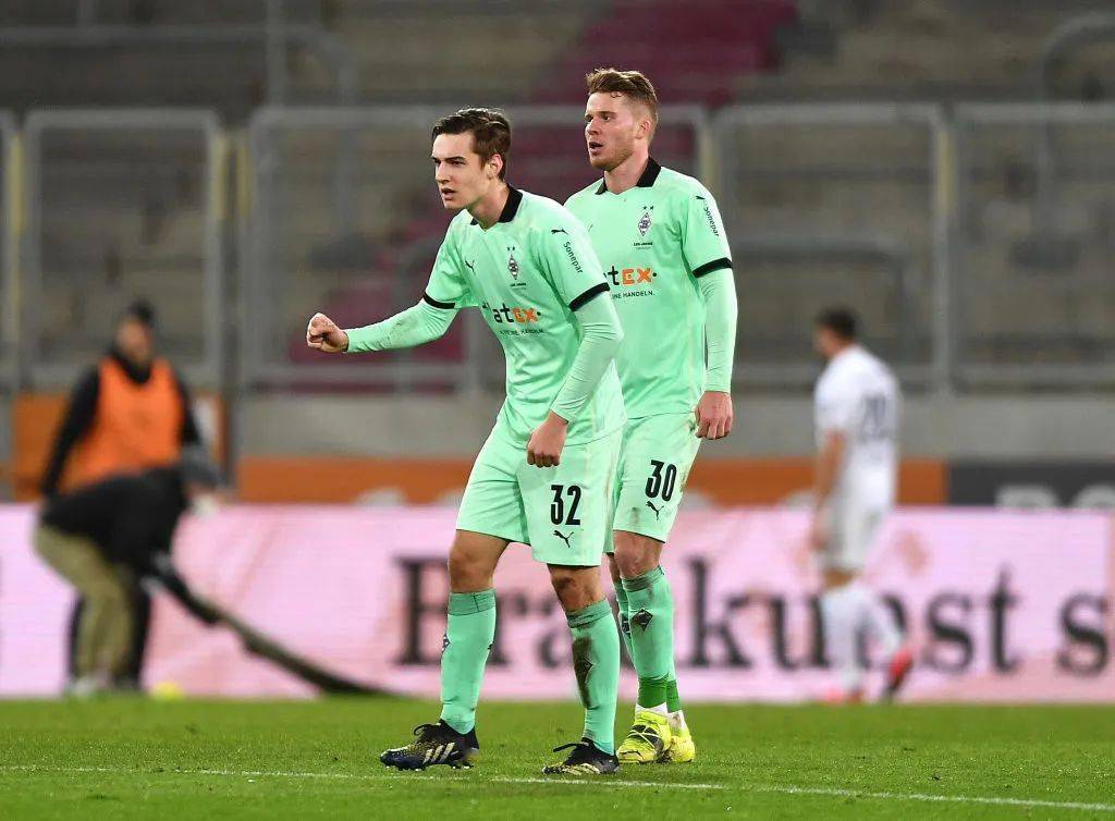 奥格斯堡客场一胜难求，排名垫底