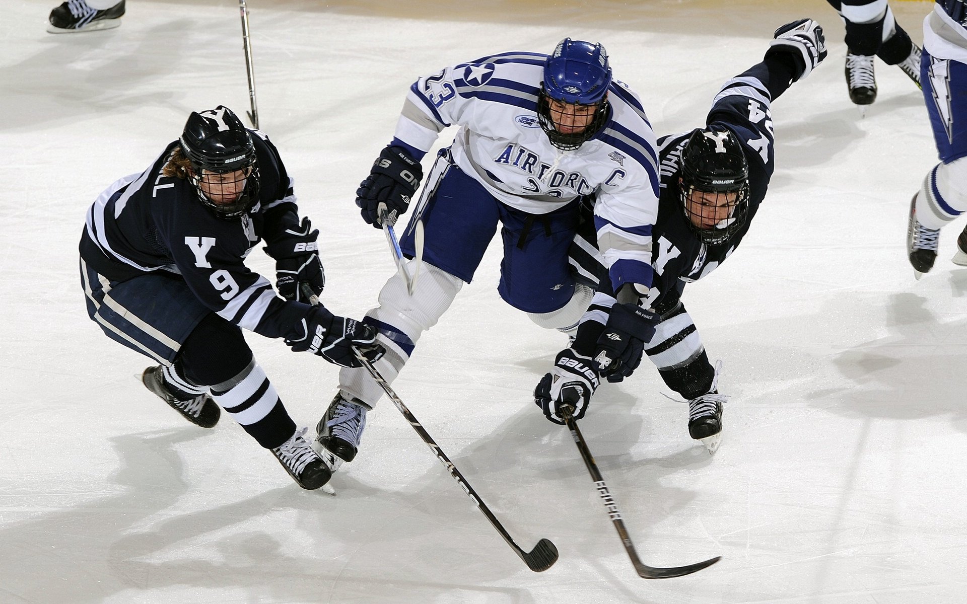 波兰血拼喀麦隆，坎特化身关键先生，一场战术与意志的较量