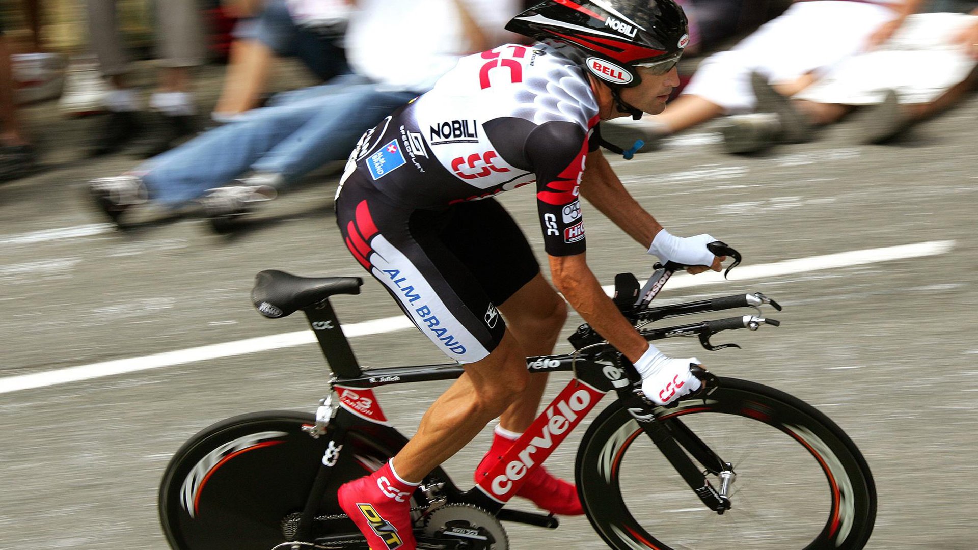 绿茵场上的战术革命,从格列兹曼的攻防转换艺术,到韩国血拼阿尔及利亚的启示