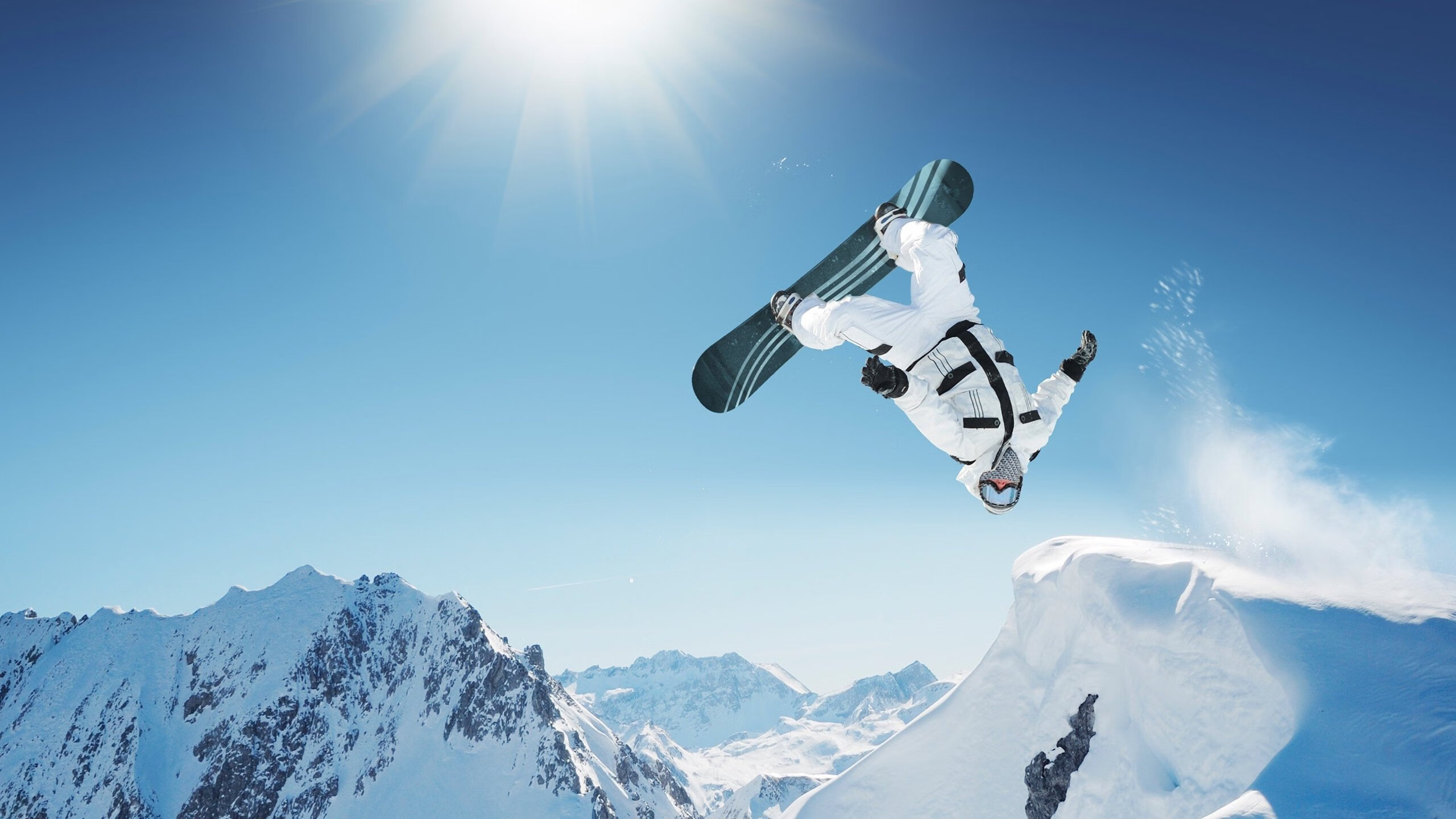 赛道与球场，速度与力量的极致碰撞